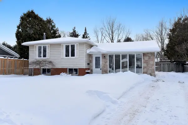 552 Hull CT, Burlington, ON L7N 3C9