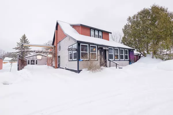 830 Muskoka RD S, Gravenhurst, ON P1P 1K3