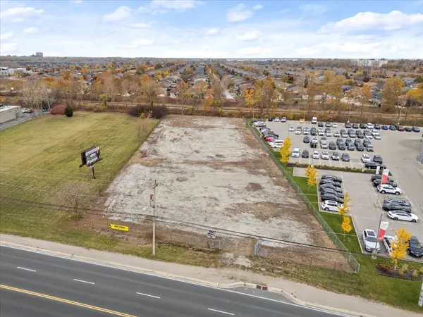 10982 Tecumseh RD E, Windsor, ON N8R 1A8