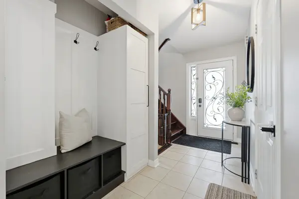 Hamilton, ON L8B 0X9,76 Buttercup CRES