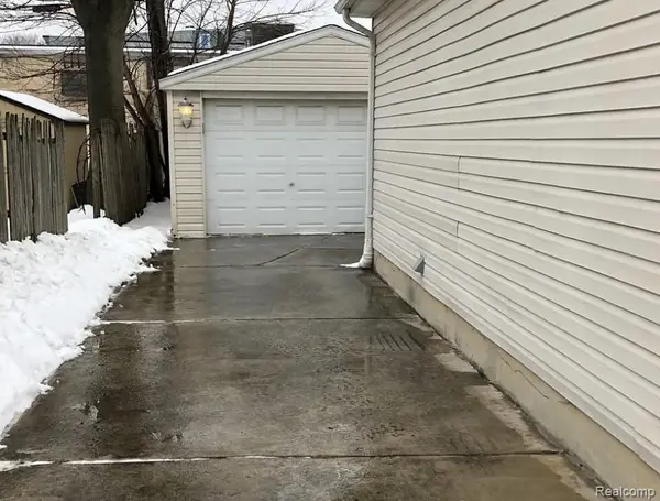 Ferndale, MI 48220,3363 McDowell ST