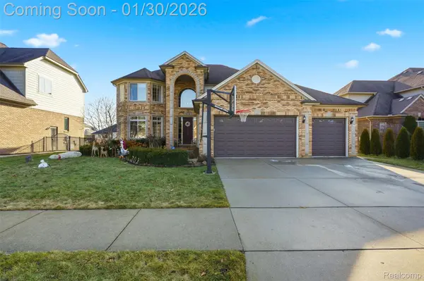 19330 Middle Branch DR, Macomb, MI 48044