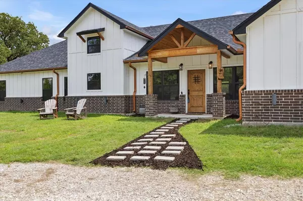 Bowie, TX 76230,403 Polk Road