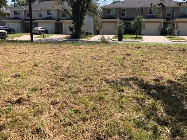 Bonham, TX 75418,812 S 6th Street