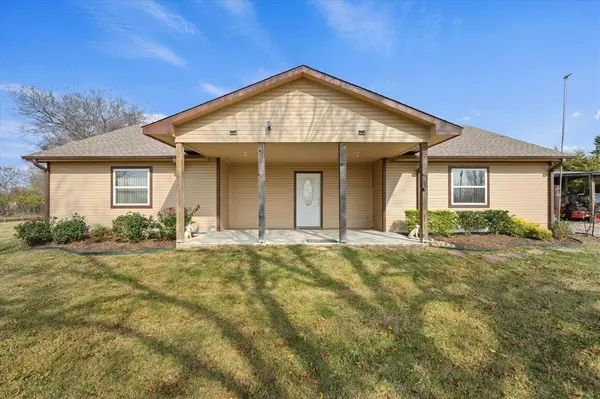 4138 County Road 1083, Celeste, TX 75423