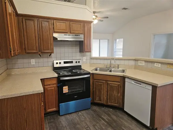 Grand Prairie, TX 75052,3104 MORNING MEADOW Lane