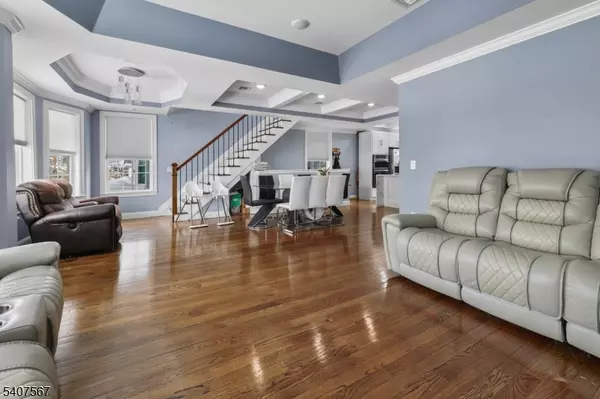 Newark City, NJ 07104,695 Ridge St