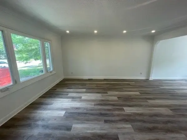 Toronto C07, ON M2M 1J3,117 Patricia AVE