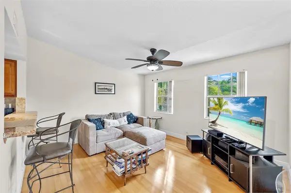 Lake Park, FL 33403,1035 Lake Shore Drive #105