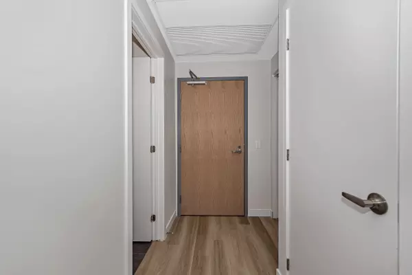 West Centre Town, ON K1Y 2W3,211 Armstrong ST #201