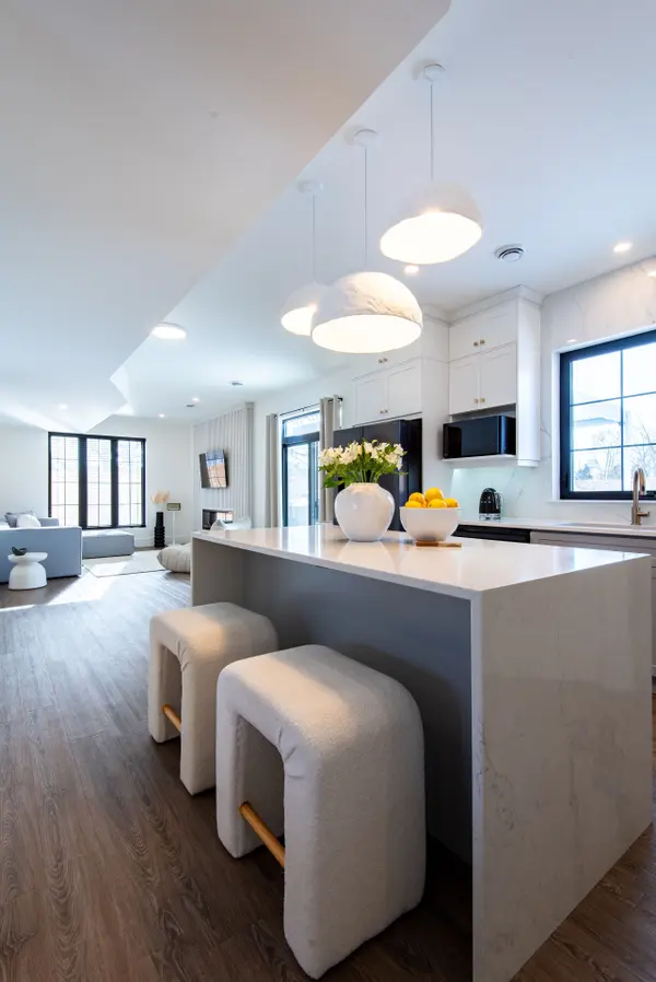 18 McNab ST, Strathroy-caradoc, ON N7G 2E9