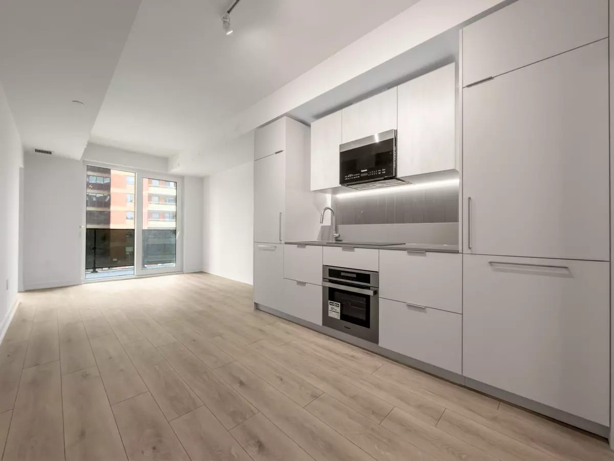 Mississauga, ON L5A 4C6,1 Fairview RD E #310