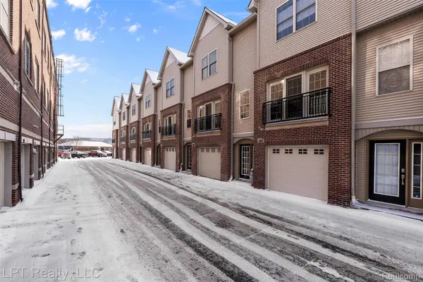 Brighton, MI 48116,109 S 2nd ST