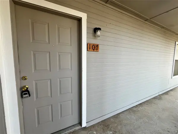 Denton, TX 76201,2526 W Prairie Street #107