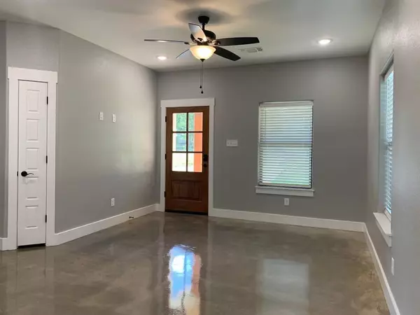 Denison, TX 75021,727 E Gandy Street