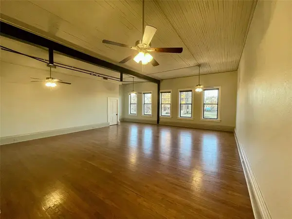 Denton, TX 76201,105 W Hickory Street #A