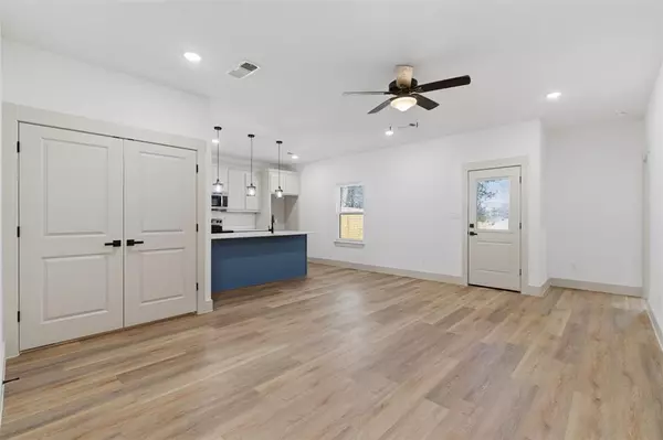 Denison, TX 75021,425 E Munson Street