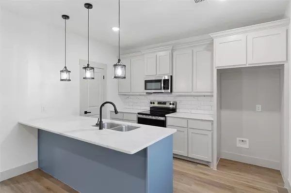 Denison, TX 75021,425 E Munson Street