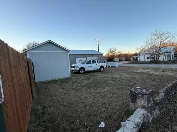 Hamilton, TX 76531,407 S Reagan