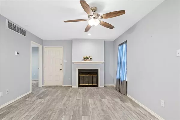 Arlington, TX 76012,1735 Crest Grove Drive