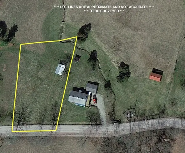 E Clinton St, Albany, OH 45710