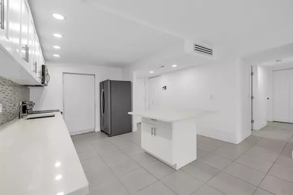 Boca Raton, FL 33487,5500 NW 2nd Ave #425