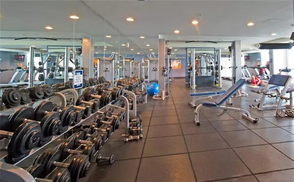 North Bay Village, FL 33141,7900 HARBOR ISLAND DR #512