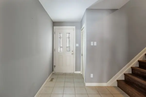 272 Pinehurst DR, Oakville, ON L6J 4X3