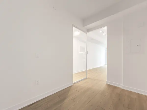 Mississauga, ON L5A 4C6,1 Fairview RD E #310