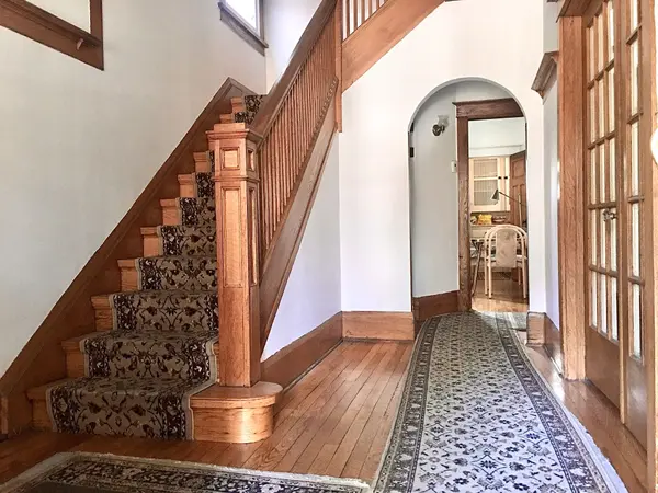 Toronto W01, ON M6R 2T1,74 Glendale AVE