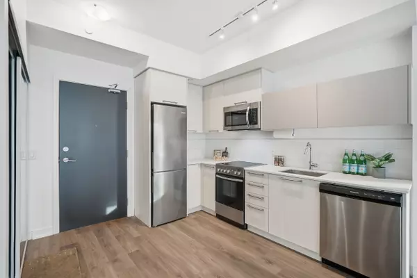 Toronto W07, ON M8Y 0C4,25 Neighbourhood LN #306