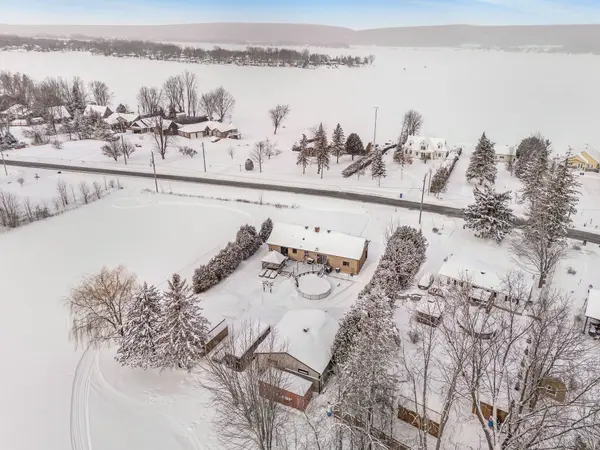 Champlain, ON K0B 1K0,2431 BAY RD