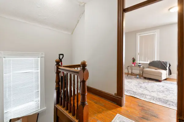 142 John ST, London East, ON N6A 1N8