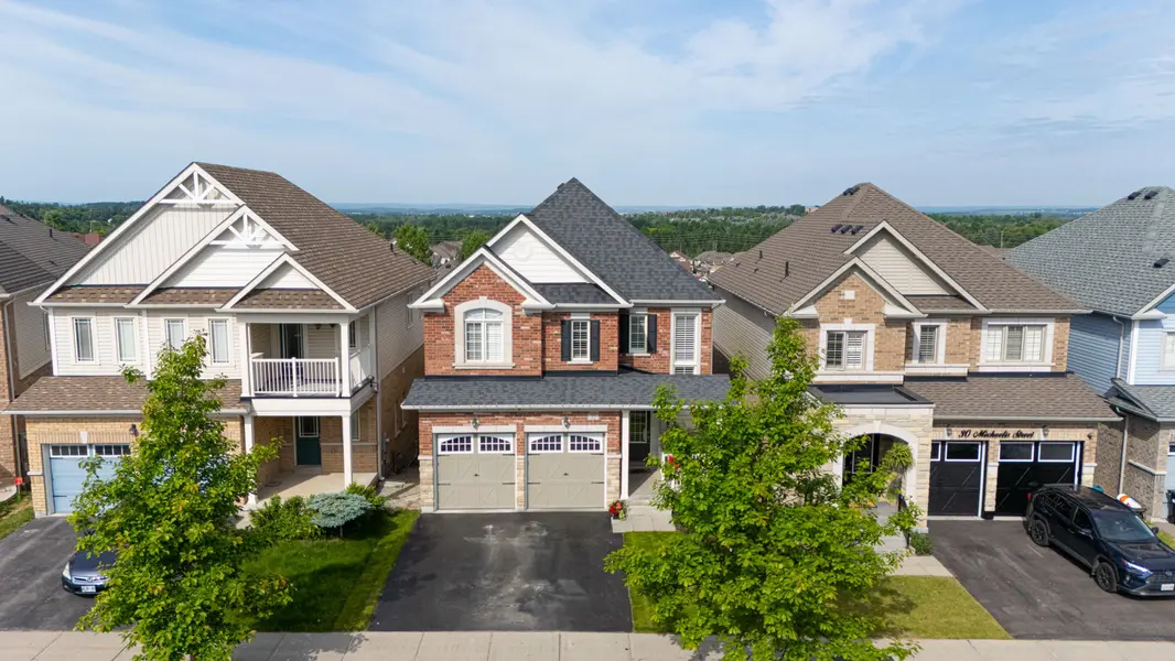 32 Michaelis ST, New Tecumseth, ON L9R 0M8