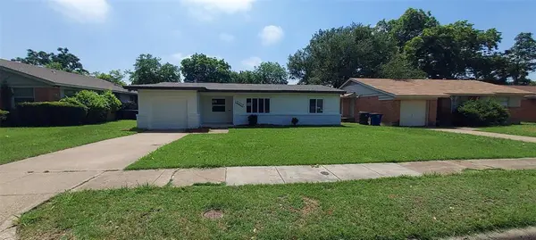 Dallas, TX 75243,12202 Bellafonte Drive