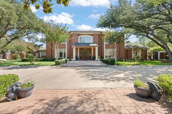 709 Stonelake Drive,  Cleburne,  TX 76033