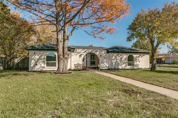 5900 Field Stone Court, North Richland Hills, TX 76180