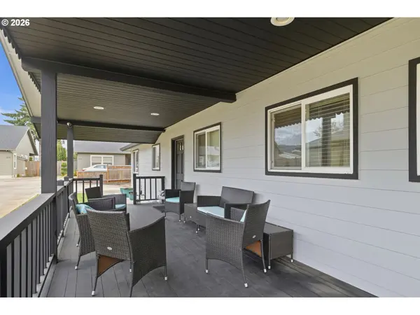 1271 ARCADIA DR, Eugene, OR 97401