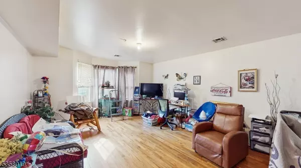 Newark City, NJ 07108,129-131 Seymour Ave