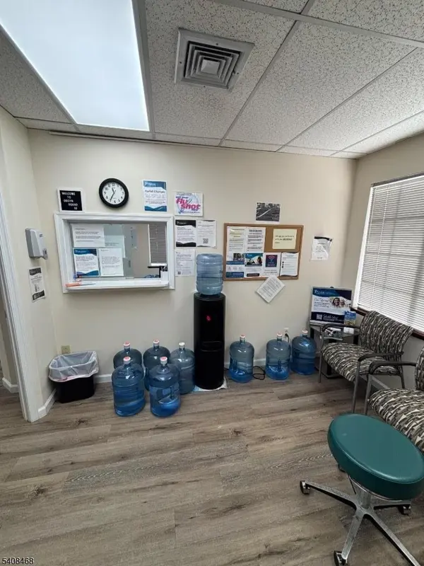 188 Eagle Rock Ave, Roseland Boro, NJ 07068