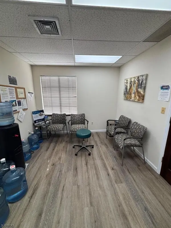 188 Eagle Rock Ave, Roseland Boro, NJ 07068