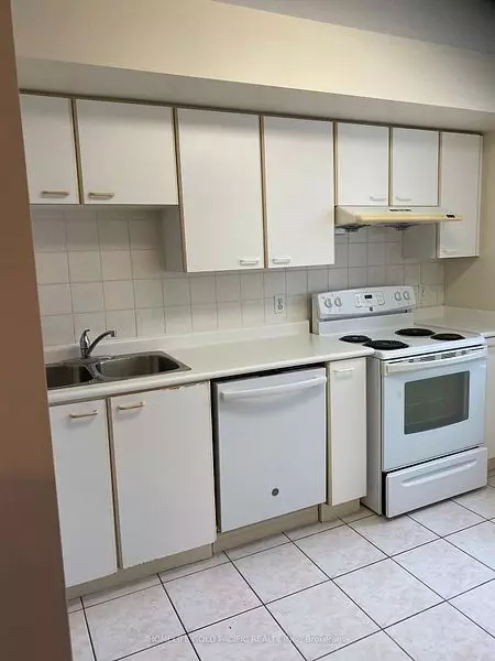 Toronto C14, ON M2N 6X8,256 Doris AVE #1002