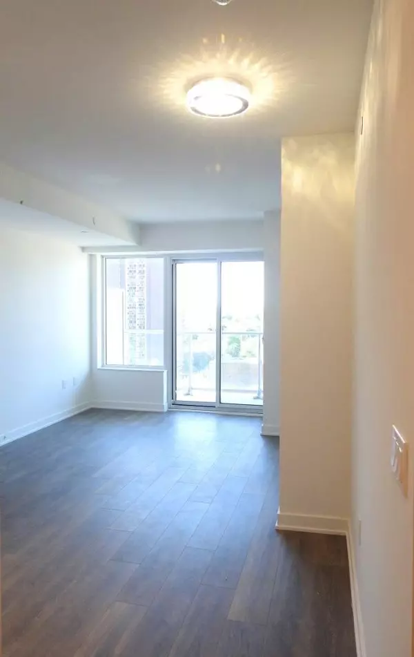 Toronto, ON M4P 0E4,99 Broadway AVE #1211