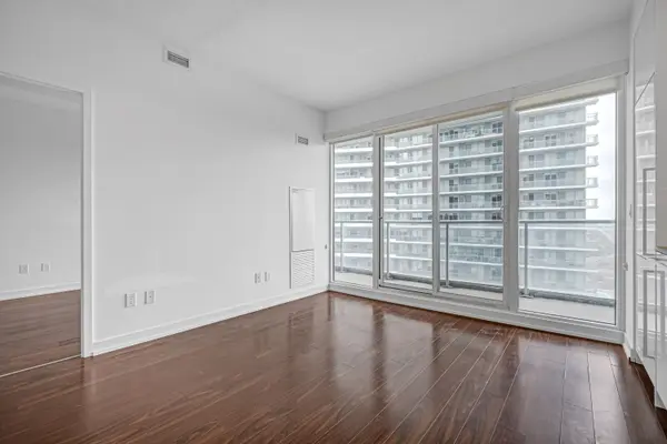 Toronto C15, ON M2K 0E3,115 McMahon DR #2507