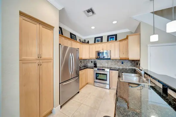 Fort Lauderdale, FL 33315,607 SW 5th Ave