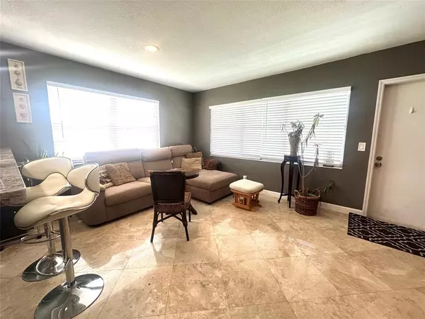 Deerfield Beach, FL 33442,525 Tilford X #525