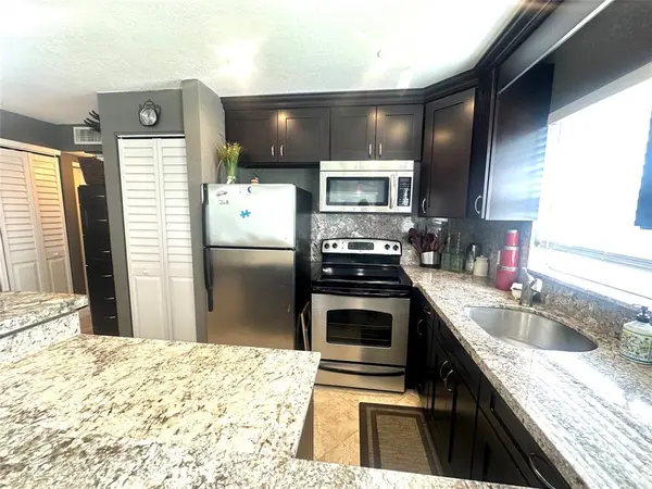 Deerfield Beach, FL 33442,525 Tilford X #525