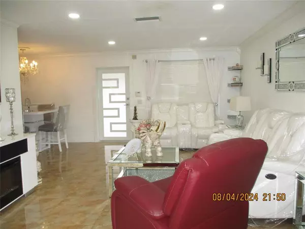 Pembroke Pines, FL 33024,9330 NW 10th St