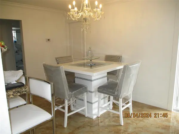 Pembroke Pines, FL 33024,9330 NW 10th St