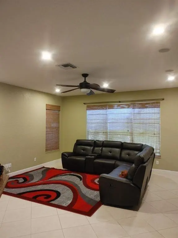 Vero Beach, FL 32962,2009 Grey Falcon Cir